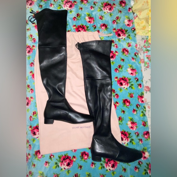 Stuart Weiztman over the knee leather boots with back ties. - Picture 2 of 4